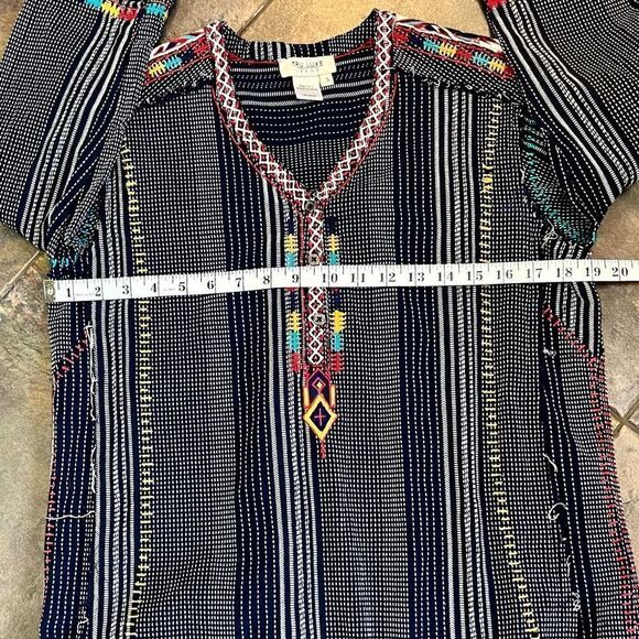 Tru Luxe Embroidered V-Neck Stripe Rough Cut Multicolored Top Small - Picture 6 of 9